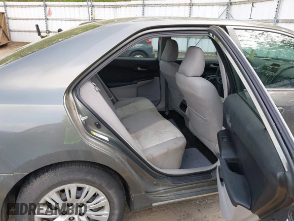 2012 Toyota Camry L z VIN 4T1BF1FK4CU530650, wystawiony jako IAAI lot #42275744 z przebiegiem 189 490 mil mil oraz . Historia ofert i sprzedaży dostępna na DreamBid. Obrazek 8.