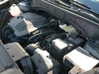 2025 Kia Sorento LX with VIN 5XYRG4JC7SG388991, listed as a IAAI auction lot 42677313 with 7,983 mi miles and . Bid and sale history available at DreamBid. Image 19.