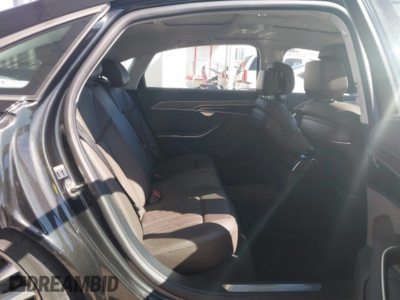 2019 Audi A8 z VIN WAU8DAF83KN006534, wystawiony jako IAAI lot #41712610 z przebiegiem 52 263 mil mil oraz . Historia ofert i sprzedaży dostępna na DreamBid. Obrazek 8.