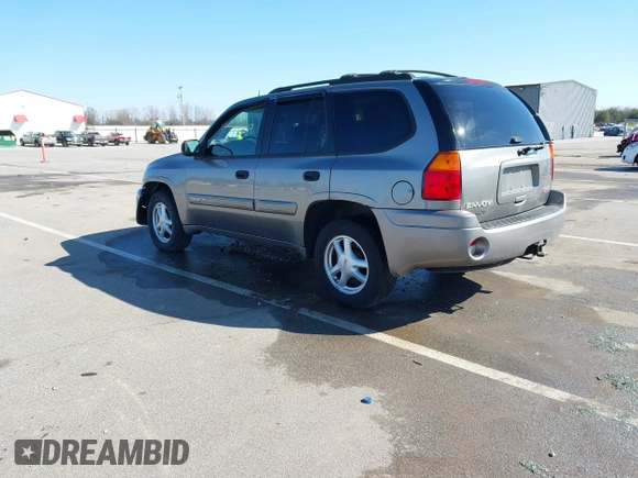 2005 GMC Envoy SLE z VIN 1GKDT13S252331044, wystawiony jako IAAI lot #41749219 z przebiegiem 263 876 mil mil oraz . Historia ofert i sprzedaży dostępna na DreamBid. Obrazek 3.