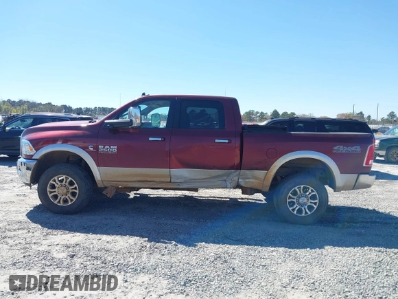2017 Ram 2500 Laramie z VIN 3C6UR5FL6HG693953, wystawiony jako IAAI lot #41849571 z przebiegiem 99 754 mil mil oraz . Historia ofert i sprzedaży dostępna na DreamBid. Obrazek 14.