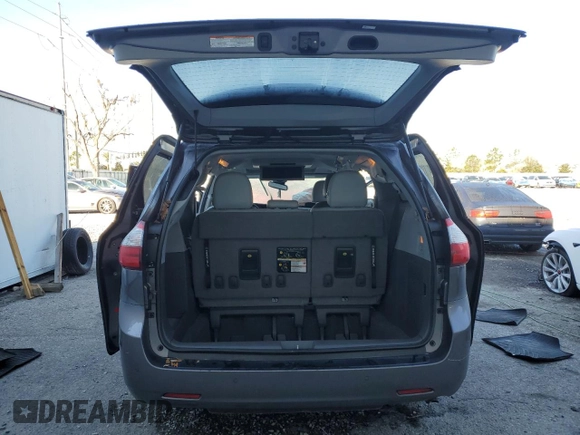 2020 Toyota Sienna XLE с VIN 5TDDZ3DC0LS243029, выставлен на аукционе Copart как лот 50818735 с пробегом 84 182 миль миль и Списание • Salvage title. История ставок и продаж доступна на DreamBid. Изображение 6.