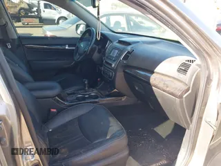 2015 Kia Sorento EX with VIN 5XYKU4A71FG631875, listed as a IAAI auction lot 42137714 with 174,642 mi miles. Bid and sale history available at carsss.com. Image 5.