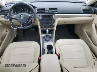 2018 Volkswagen Passat SE z VIN 1VWBA7A32JC012803, wystawiony jako Copart lot #57156055 z przebiegiem 95 710 mil mil oraz Szkoda całkowita • Salvage title. Historia ofert i sprzedaży dostępna na DreamBid. Obrazek 8.