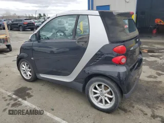2008 Smart fortwo Passion z VIN WMEEK31X08K089762, wystawiony jako Copart lot #44005435 z przebiegiem 57 192 mil mil oraz Szkody całkowita. Historia ofert i sprzedaży dostępna na DreamBid. Obrazek 2.