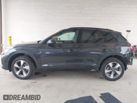2025 Audi Q5 Premium with VIN WA1ABAFY9S2045618, listed as a IAAI auction lot 42279469 with 3,024 mi miles and . Bid and sale history available at DreamBid. Image 15.