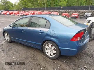 2008 Honda Civic LX z VIN 2HGFA16578H508975, wystawiony jako IAAI lot #42281442 z przebiegiem 140 982 mil mil oraz . Historia ofert i sprzedaży dostępna na DreamBid. Obrazek 3.