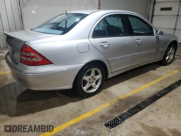 2002 Mercedes-Benz C 230/260/280/320 with VIN WDBRF64J22F252245, listed as a Copart auction lot 88292315 with 147,764 mi miles and Salvage Title. Bid and sale history available at DreamBid. Image 3.