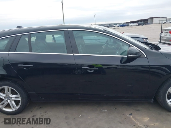 2015 Volvo V60 z VIN YV1612SM8F1222138, wystawiony jako IAAI lot #41212660 z przebiegiem 88 174 mil mil oraz . Historia ofert i sprzedaży dostępna na DreamBid. Obrazek 13.