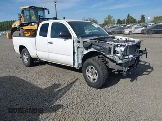 2015 Toyota Tacoma with VIN 5TFTX4CN5FX053283, listed as a IAAI auction lot 42048625 with 137,092 mi miles and . Bid and sale history available at DreamBid. Image 1.