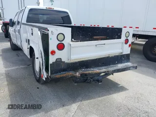 2011 Ford Super Duty F-250 SRW XL with VIN 1FT7W2A68BEB42288, listed as a IAAI auction lot 42021193 with 262,801 mi miles. Bid and sale history available at carsss.com. Image 6.