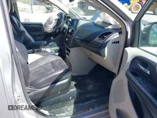 2015 Chrysler Town & Country Touring with VIN 2C4RC1BG7FR552317, listed as a IAAI auction lot 41972396 with Not Provided miles and . Bid and sale history available at carsss.com. Image 5.