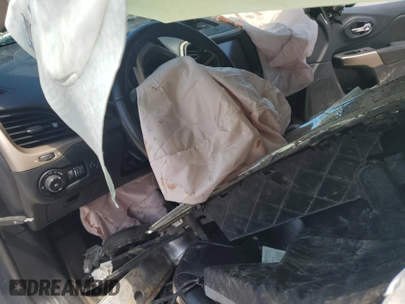 2018 Jeep Cherokee Limited z VIN 1C4PJMDB9JD599473, wystawiony jako Copart lot #63314894 z przebiegiem Nie podano mil oraz Szkoda całkowita • Salvage title. Historia ofert i sprzedaży dostępna na DreamBid. Obrazek 8.