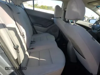 2016 Kia Forte LX z VIN KNAFX4A6XG5508678, wystawiony jako Copart lot #59153665 z przebiegiem 110 120 mil mil oraz Szkoda całkowita • Salvage title. Historia ofert i sprzedaży dostępna na DreamBid. Obrazek 10.