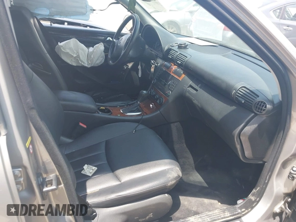 2007 Mercedes-Benz C 280 Luxury с VIN WDBRF92H77F907086, выставлен на аукционе IAAI как лот 42615911 с пробегом 215 496 миль миль и . История ставок и продаж доступна на DreamBid. Изображение 5.