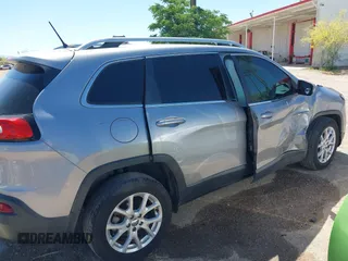 2017 Jeep Cherokee Latitude with VIN 1C4PJLCB3HW660925, listed as a IAAI auction lot 42087708 with 111,345 mi miles and . Bid and sale history available at carsss.com. Image 13.
