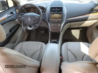2017 Lincoln MKC Select z VIN 5LMCJ2D99HUL00633, wystawiony jako Copart lot #48498295 z przebiegiem 122 621 mil mil oraz Nie do naprawy. Historia ofert i sprzedaży dostępna na DreamBid. Obrazek 8.