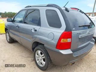 2008 Kia Sportage LX z VIN KNDJE723287473066, wystawiony jako IAAI lot #42285319 z przebiegiem 207 066 mil mil oraz . Historia ofert i sprzedaży dostępna na DreamBid. Obrazek 3.