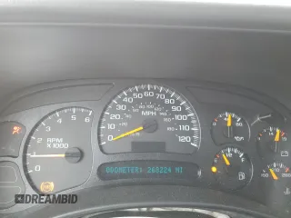 2004 Chevrolet Avalanche Z71 with VIN 3GNEK12T94G200008, listed as a Copart auction lot 48120495 with 268,224 mi miles and Clean Title. Bid and sale history available at carsss.com. Image 9.