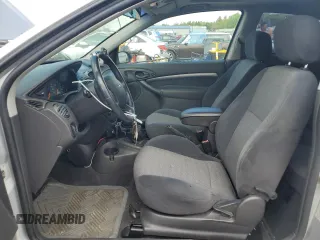 2001 Ford Focus ZX3 z VIN 3FAFP31341R244564, wystawiony jako Copart lot #55472105 z przebiegiem 168 296 mil mil oraz Szkoda całkowita • Salvage title. Historia ofert i sprzedaży dostępna na DreamBid. Obrazek 7.
