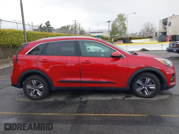 2021 Kia Niro LX with VIN KNDCB3LC6M5471707, listed as a IAAI auction lot 41755903 with 27,196 mi miles. Bid and sale history available at carsss.com. Image 13.