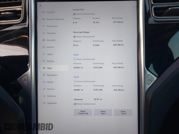 2016 Tesla Model S 90D z VIN 5YJSA1E26GF156108, wystawiony jako IAAI lot #41453148 z przebiegiem 74 717 mil mil oraz . Historia ofert i sprzedaży dostępna na DreamBid. Obrazek 7.