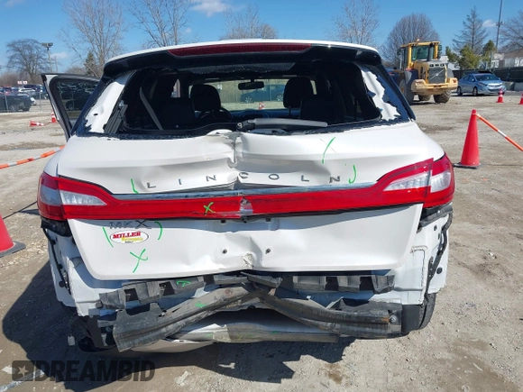 2018 Lincoln MKX Premiere z VIN 2LMPJ6JR7JBL45554, wystawiony jako IAAI lot #41866850 z przebiegiem 90 685 mil mil oraz . Historia ofert i sprzedaży dostępna na DreamBid. Obrazek 6.