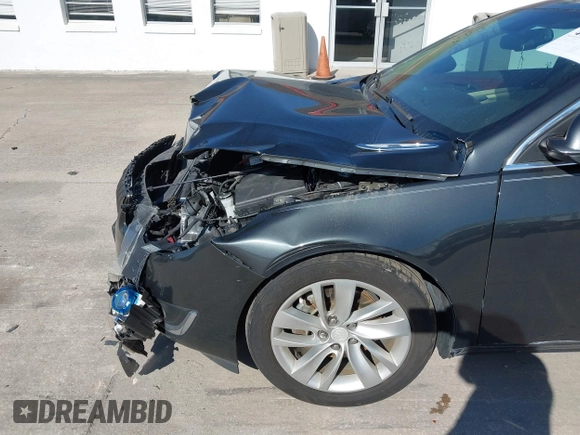 2014 Buick Regal with VIN 2G4GK5EX1E9261240, listed as a IAAI auction lot 41832937 with 118,211 mi miles. Bid and sale history available at carsss.com. Image 6.