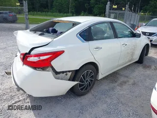 2016 Nissan Altima S z VIN 1N4AL3AP8GN327970, wystawiony jako IAAI lot #42433772 z przebiegiem 166 483 mil mil oraz . Historia ofert i sprzedaży dostępna na DreamBid. Obrazek 4.