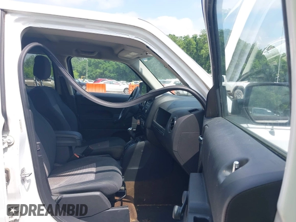 2013 Jeep Patriot Sport z VIN 1C4NJPBBXDD192665, wystawiony jako IAAI lot #42422413 z przebiegiem 87 312 mil mil oraz . Historia ofert i sprzedaży dostępna na DreamBid. Obrazek 5.
