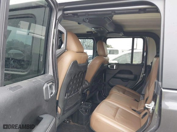 2020 Jeep Gladiator Rubicon with VIN 1C6JJTBG8LL135573, listed as a IAAI auction lot 41585896 with 79,070 mi miles. Bid and sale history available at carsss.com. Image 8.
