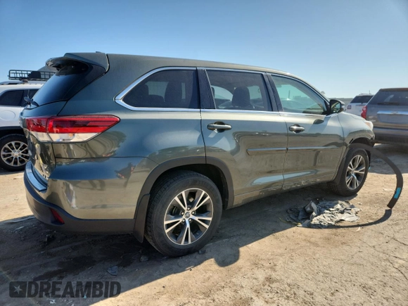 2017 Toyota Highlander LE with VIN 5TDBZRFH8HS477994, listed as a Copart auction lot 61043225 with 70,801 mi miles and Salvage title. Bid and sale history available at DreamBid. Image 3.