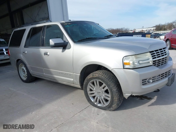 2007 Lincoln Navigator with VIN 5LMFU28537LJ23464, listed as a IAAI auction lot 41860443 with 309,788 mi miles. Bid and sale history available at carsss.com. Image 1.