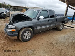 2000 Chevrolet Silverado 1500 LS with VIN 2GCEC19T2Y1352223, listed as a Copart auction lot 51235275 with 176,022 mi miles and Salvage Title. Bid and sale history available at carsss.com. Image 1.