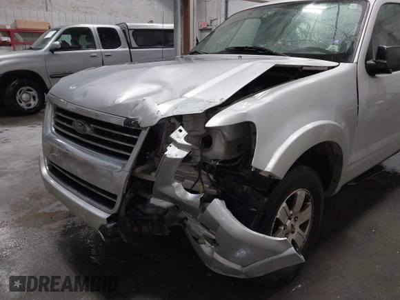 2009 Ford Explorer XLT z VIN 1FMEU73E49UA15564, wystawiony jako IAAI lot #41299587 z przebiegiem 192 956 mil mil oraz . Historia ofert i sprzedaży dostępna na DreamBid. Obrazek 6.