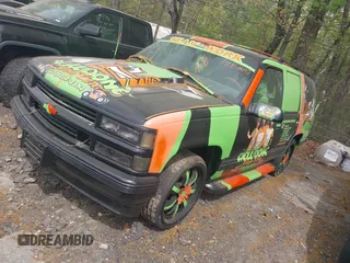 1995 Chevrolet Tahoe z VIN 1GNEC13K8SJ398465, wystawiony jako IAAI lot #41750642 z przebiegiem 233 251 mil mil oraz . Historia ofert i sprzedaży dostępna na DreamBid. Obrazek 2.