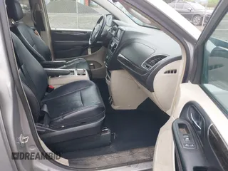 2013 Chrysler Town & Country Touring with VIN 2C4RC1BG2DR656629, listed as a IAAI auction lot 42024459 with 209,472 mi miles and . Bid and sale history available at DreamBid. Image 5.