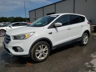 2017 Ford Escape SE z VIN 1FMCU0GD9HUE38848, wystawiony jako Copart lot #56859745 z przebiegiem 69 404 mil mil oraz Szkoda całkowita • Salvage title. Historia ofert i sprzedaży dostępna na DreamBid. Obrazek 1.