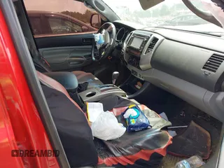 2015 Toyota Tacoma с VIN 3TMLU4EN5FM188212, выставлен на аукционе IAAI как лот 42319990 с пробегом 105 691 миль миль и . История ставок и продаж доступна на DreamBid. Изображение 5.