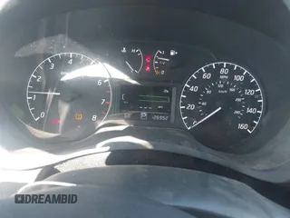2017 Nissan Sentra SR z VIN 3N1AB7AP4HY219180, wystawiony jako IAAI lot #40869926 z przebiegiem 126 952 mil mil oraz . Historia ofert i sprzedaży dostępna na DreamBid. Obrazek 7.