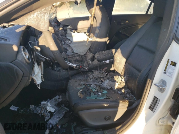 2018 Mercedes-Benz CLA 250 z VIN WDDSJ4GB6JN596858, wystawiony jako Copart lot #49793815 z przebiegiem Nie podano mil oraz Szkody całkowita. Historia ofert i sprzedaży dostępna na DreamBid. Obrazek 7.