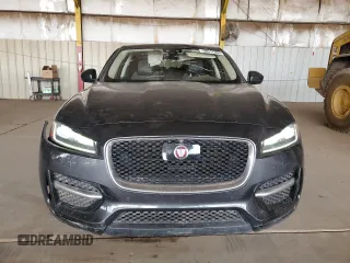 2017 Jaguar F-Pace 35t R-Sport z VIN SADCL2BV4HA077456, wystawiony jako Copart lot #58517395 z przebiegiem 66 853 mil mil oraz Tytuł czysty. Historia ofert i sprzedaży dostępna na DreamBid. Obrazek 5.