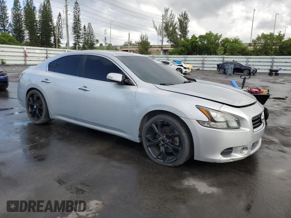 2013 Nissan Maxima SV z VIN 1N4AA5AP6DC829482, wystawiony jako Copart lot #58507365 z przebiegiem 173 510 mil mil oraz Czysty tytuł • Clean title. Historia ofert i sprzedaży dostępna na DreamBid. Obrazek 4.