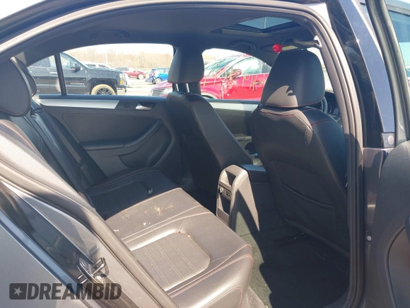 2014 Volkswagen Jetta GLI z VIN 3VW4T7AJ6EM360187, wystawiony jako IAAI lot #41932099 z przebiegiem 71 647 mil mil oraz . Historia ofert i sprzedaży dostępna na DreamBid. Obrazek 8.