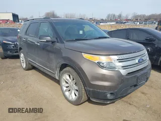 2015 Ford Explorer XLT with VIN 1FM5K8D85FGA50239, listed as a IAAI auction lot 41810692 with 120,497 mi miles and . Bid and sale history available at carsss.com. Image 1.