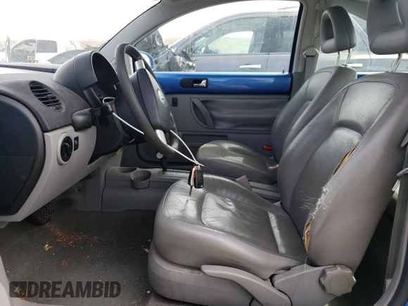 2001 Volkswagen Beetle GLS с VIN 3VWCB21C11M435990, выставлен на аукционе Copart как лот 49212495 с пробегом 60 090 миль миль и Чистый • Clean title. История ставок и продаж доступна на DreamBid. Изображение 7.