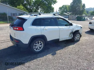 2016 Jeep Cherokee Latitude with VIN 1C4PJMCB7GW371955, listed as a IAAI auction lot 42562529 with 111,826 mi miles and . Bid and sale history available at DreamBid. Image 4.