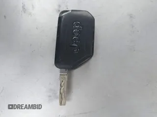 2020 Jeep Wrangler Unlimited Sport Altitude с VIN 1C4HJXDG8LW215899, выставлен на аукционе IAAI как лот 40909335 с пробегом 41 356 миль миль и . История ставок и продаж доступна на DreamBid. Изображение 11.