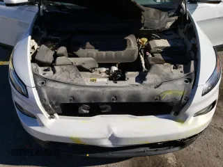 2016 Jeep Cherokee Altitude with VIN 1C4PJLCB7GW135235, listed as a Copart auction lot 80892474 with 201,458 mi miles and Salvage Title. Bid and sale history available at carsss.com. Image 12.