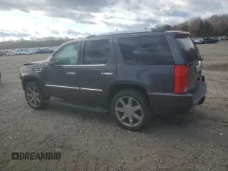 2011 Cadillac Escalade Premium z VIN 1GYS4CEF8BR300454, wystawiony jako Copart lot #79818904 z przebiegiem 160 032 mil mil oraz Tytuł czysty. Historia ofert i sprzedaży dostępna na DreamBid. Obrazek 2.